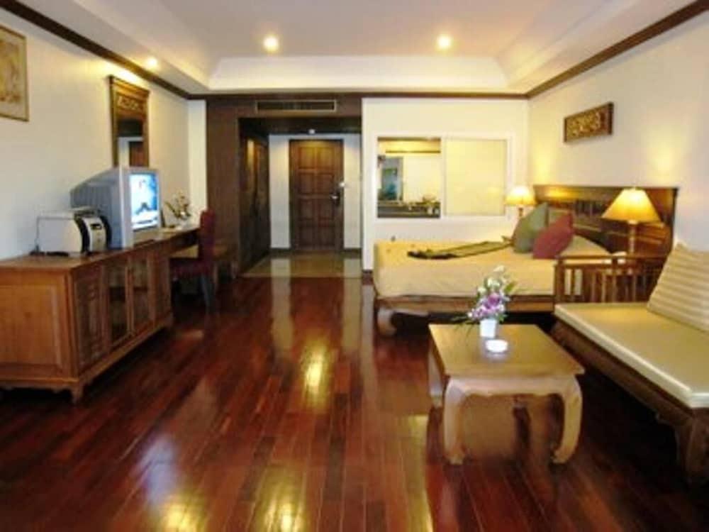 Avalon Beach Resort Pattaya Exterior foto