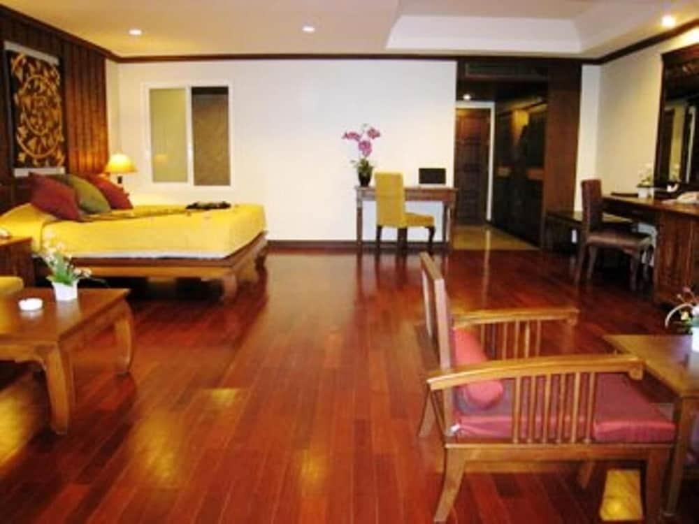 Avalon Beach Resort Pattaya Exterior foto
