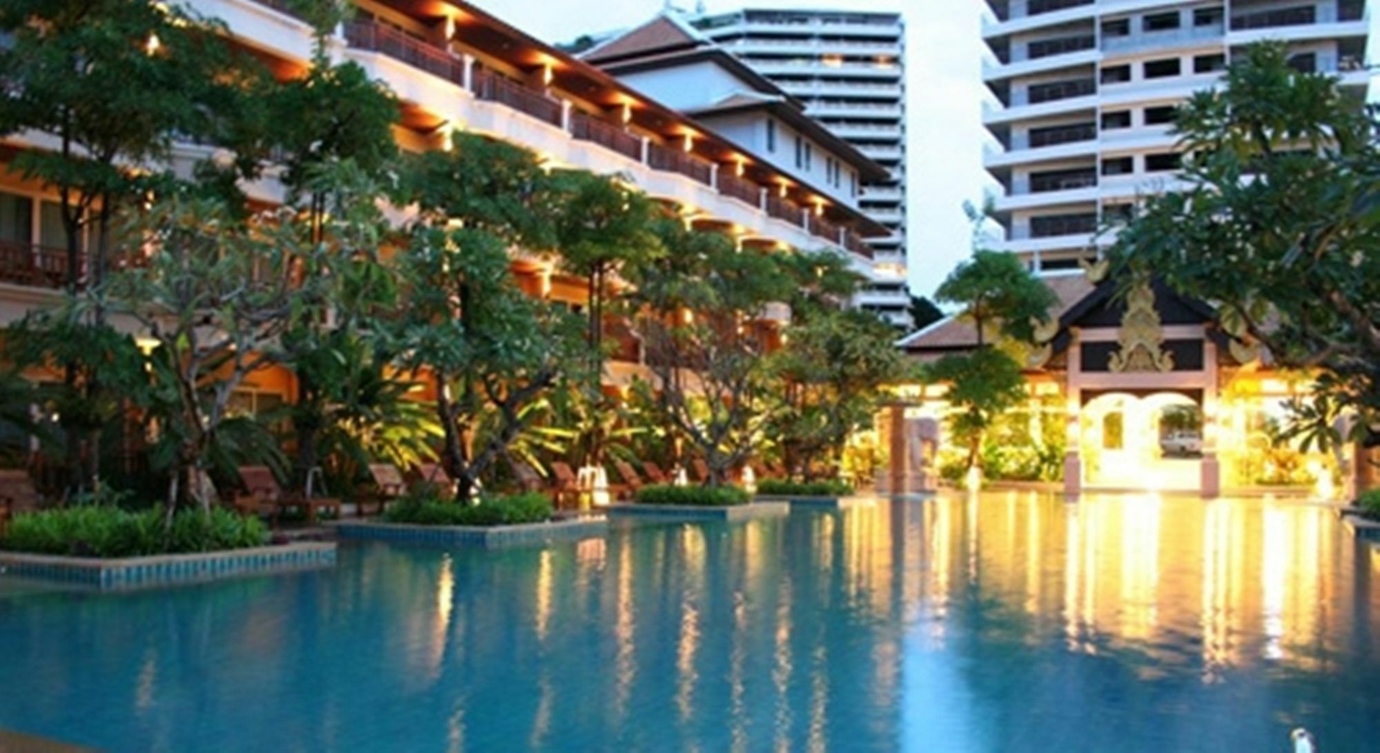 Avalon Beach Resort Pattaya Exterior foto